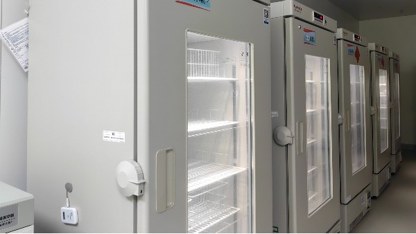 實驗室設(shè)備代理商選擇智能溫度采集器有什么要求嗎？23.10.13